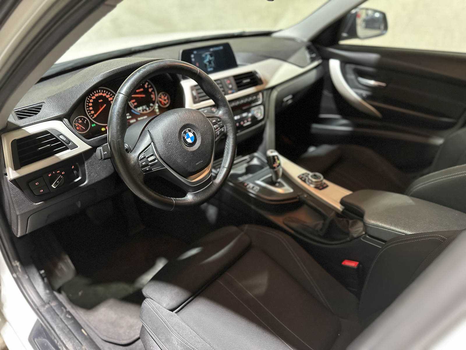 BMW 318i Corporate Lease Executive 3-serie 136pk 2018 (Origineel-NL), SB-204-F