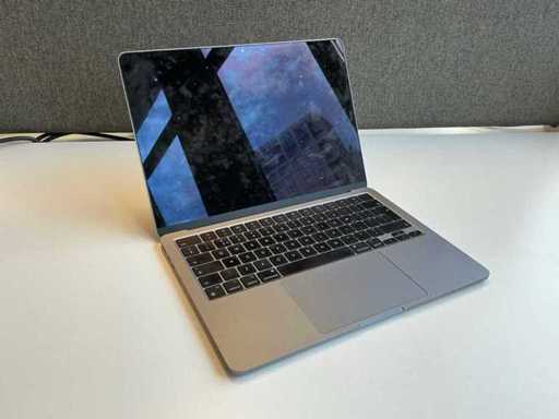 Apple Macbook Air (M2) Laptop