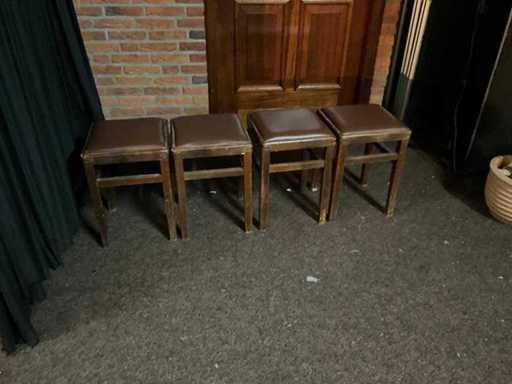 Sgabelli in sintespelle (4x)