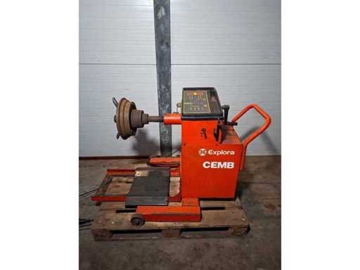 1990 CEMB P200 Tire Balancer Truck