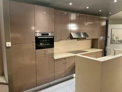 Configuration de cuisine Grohe, Siemens, Roblin et Bosch