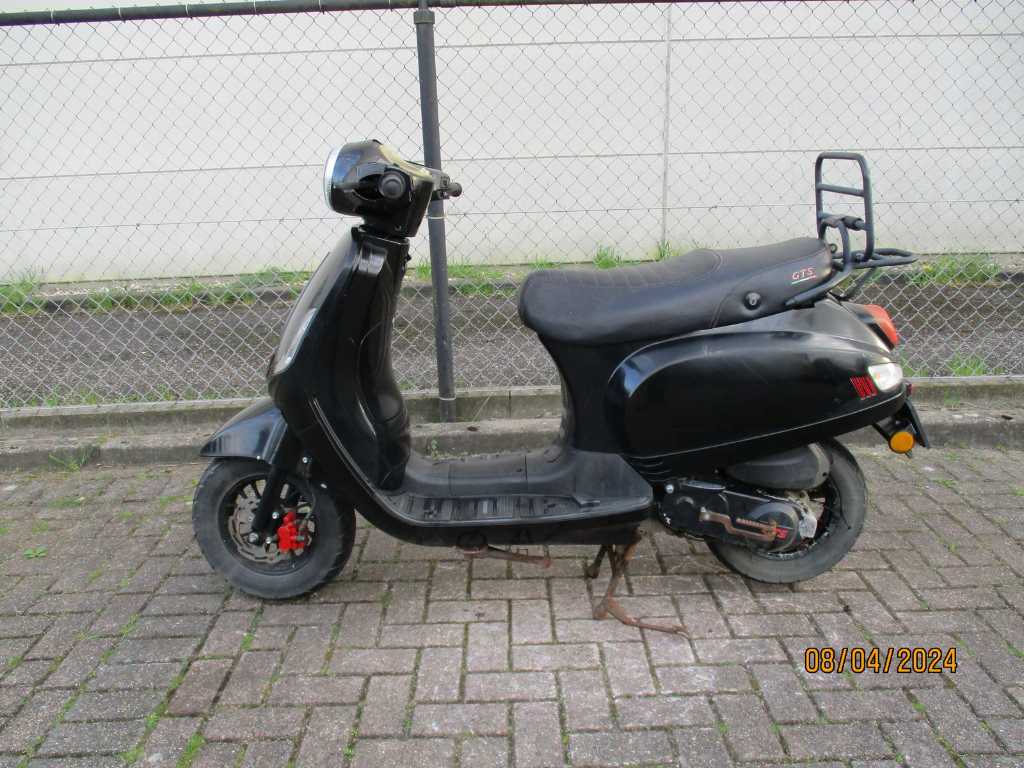 GTS - Cyclomoteur - Toscana Pure - Scooter