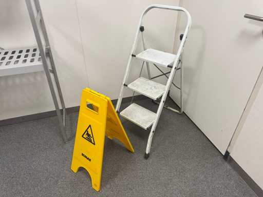 Trap en waarschuwingsbord