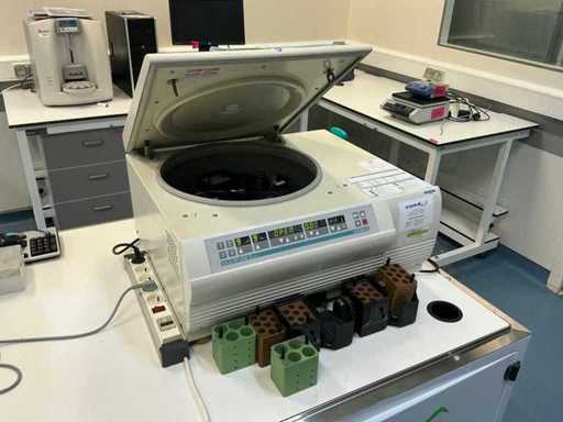 Heraeus Multifuge 3 s-r Centrifugeuse