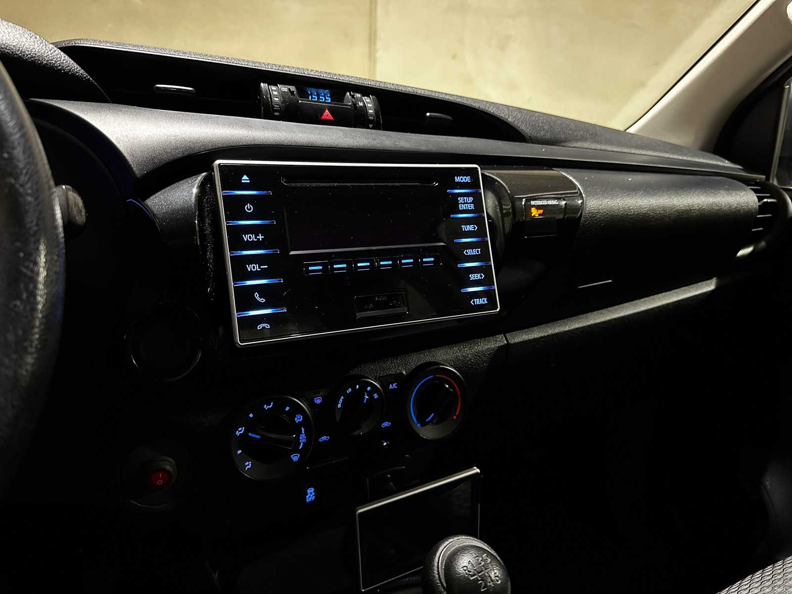 Toyota HiLux 2.4 D-4D-F Xtra Cab Comfort 150pk 2017 (Origineel-NL), V-833-JR