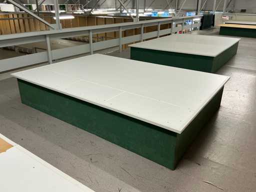 Expoziție de covoare din lemn (10 ori)