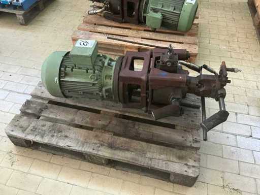 Machinery, spare parts and warehouse stocks