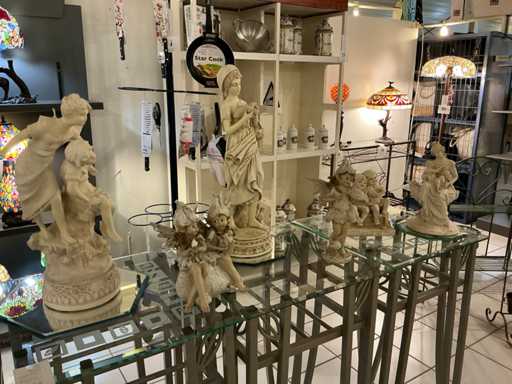 Collection Versailles, sculpture en porcelaine diverses versions (6x)