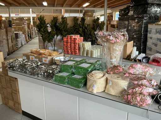 Partij diverse bloemisterij artikelen (62x)