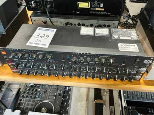 Limiteur JBL et compresseur DBX (3x)