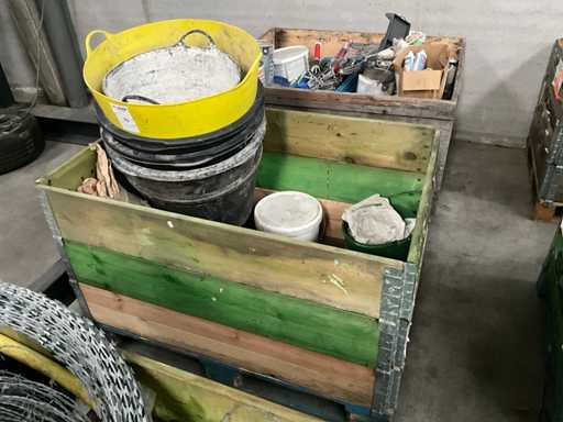 Un lot de căzi din zidărie