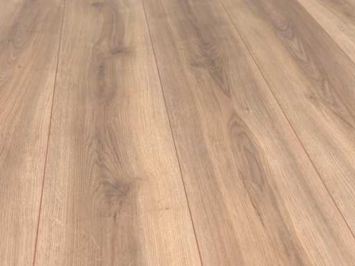136 m2 Laminate plank - 1383 x 193 x 7 mm