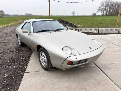 Porsche - 928 - - Classic cars >15