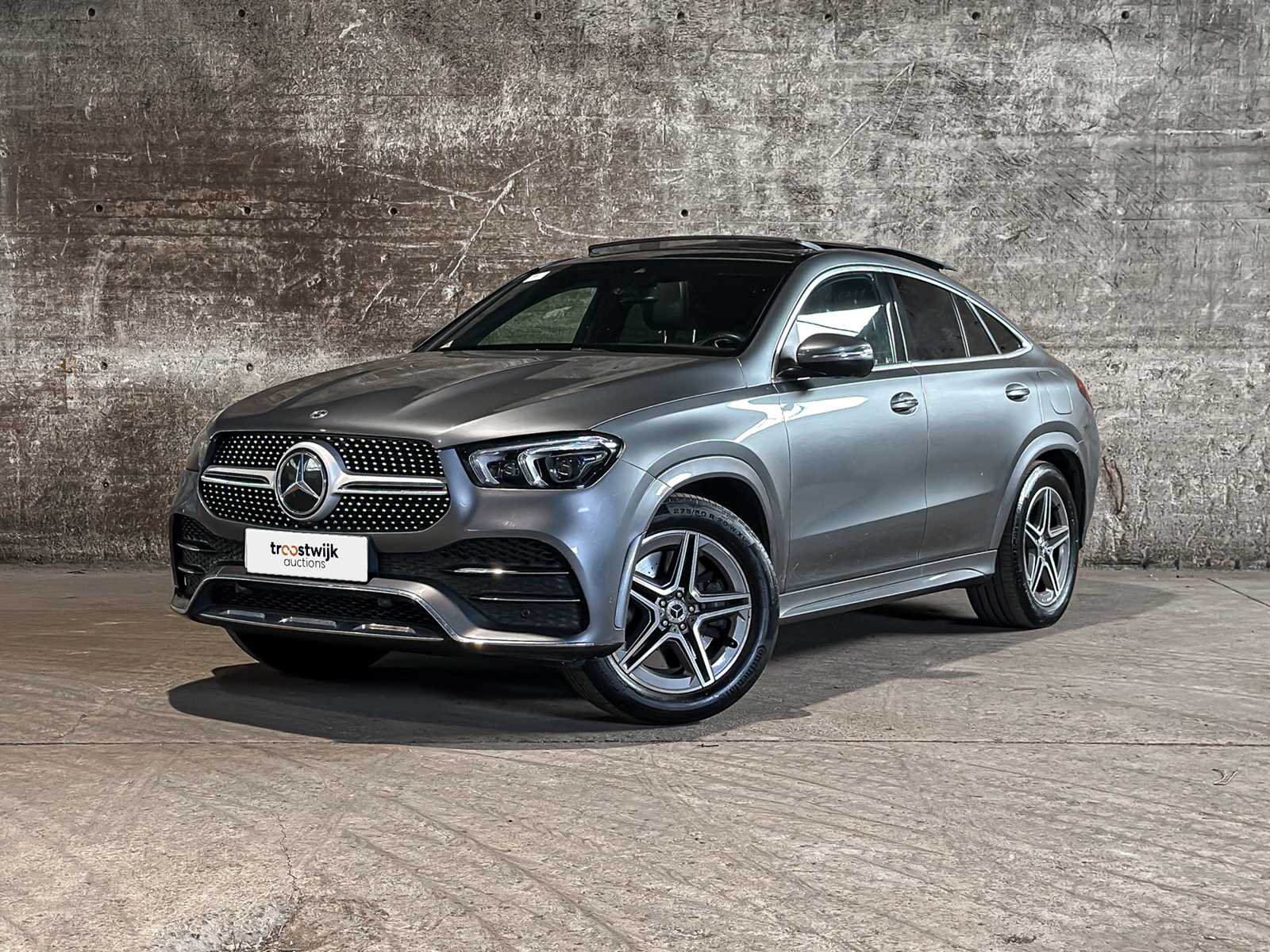 Luxury & sports cars te Milsbeek