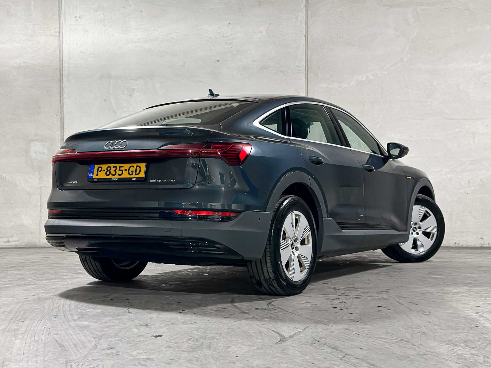 Audi e-tron Sportback 55 quattro edition 95 kWh 408pk 2022 (Origineel-NL + 1e eigenaar), P-835-GD