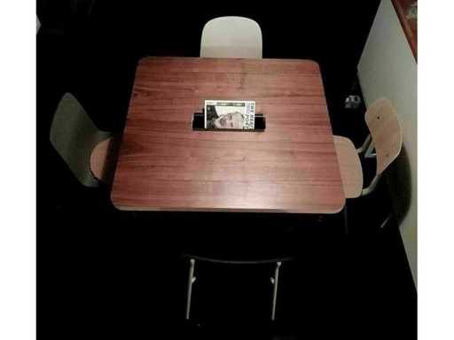VG&P - Hot Desk Table