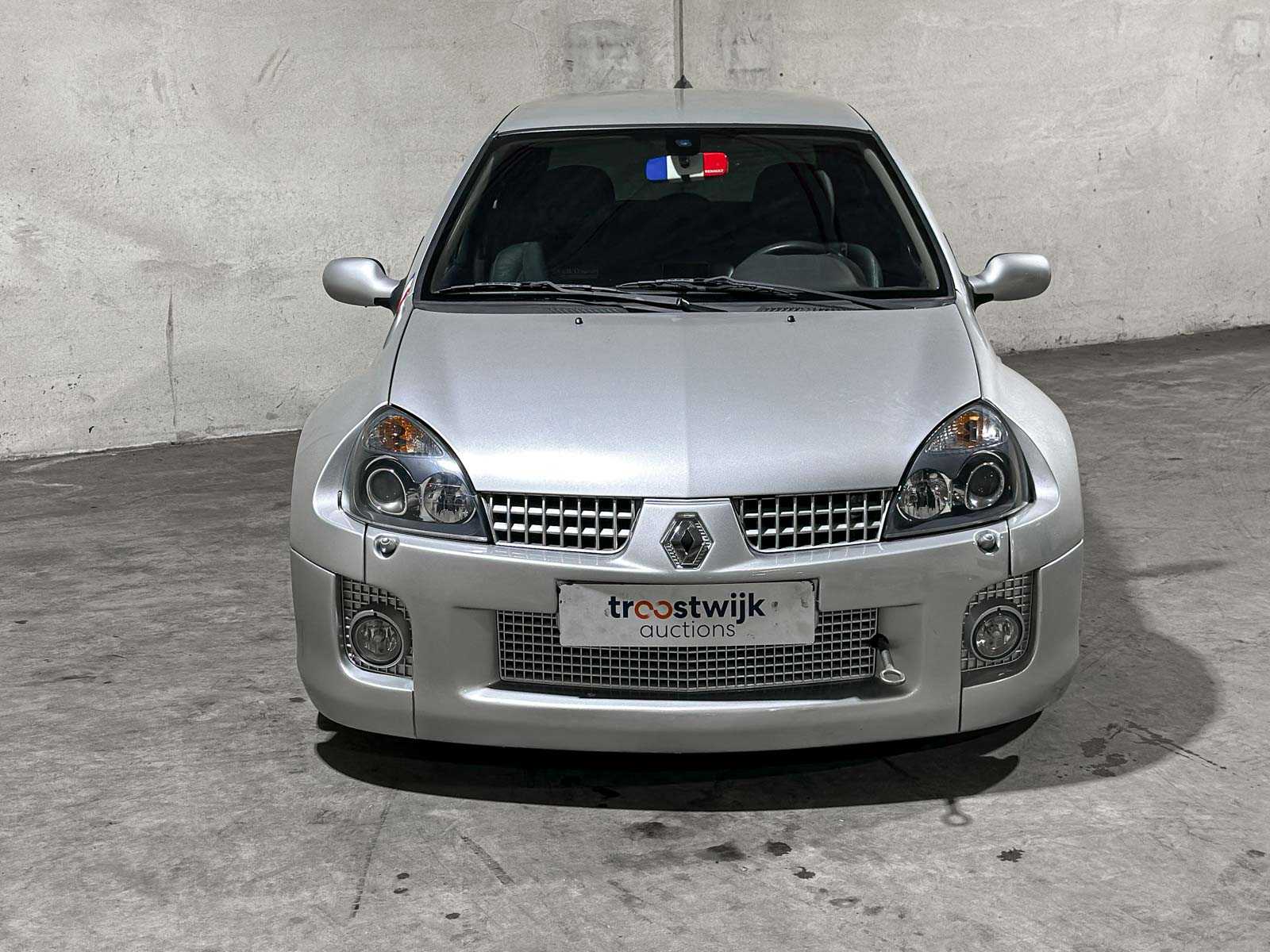 Renault Clio V6 3.0 Sport RS Phase 2 (NR 149) 255pk 2004 Youngtimer