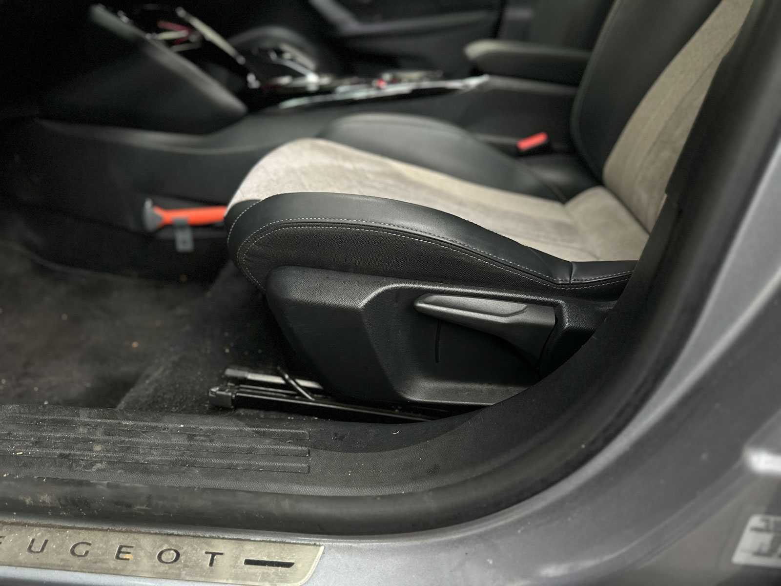 Peugeot e-2008 EV GT 50 kWh 136pk 2020, K-173-HP