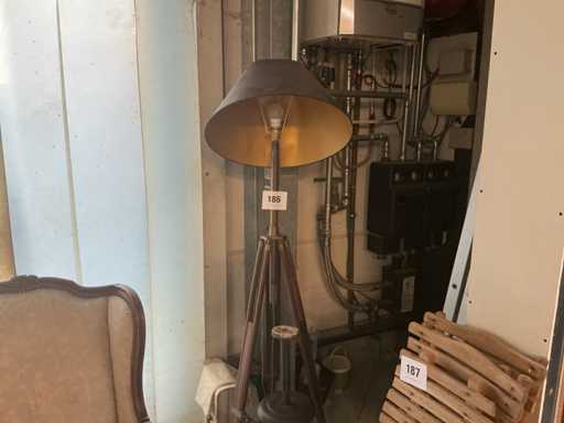 Floor lamp