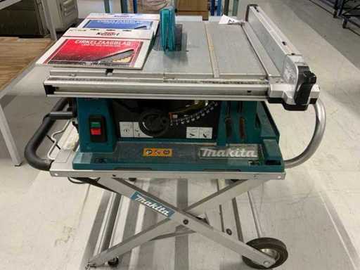 Mașina de ferăstrău circular Makita 2704