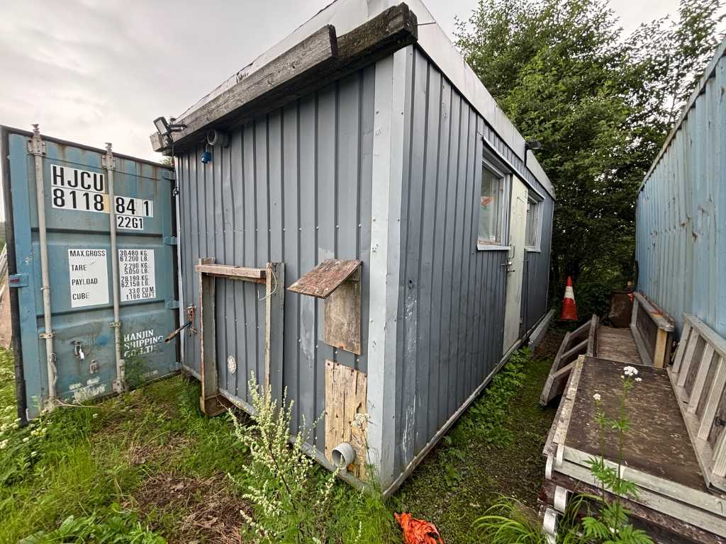Container: social facilities, toilet + shower
