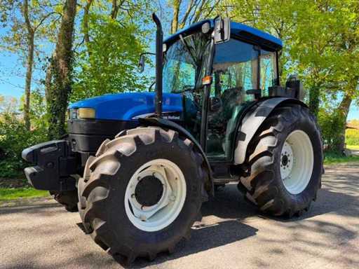 Tractor agricol cu tracțiune integrală New Holland TN70DA din 2002