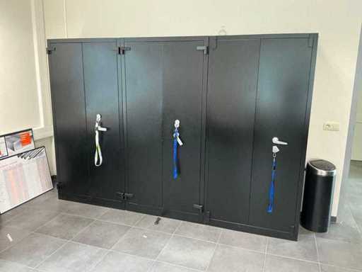 Safe/filing cabinet (3x)