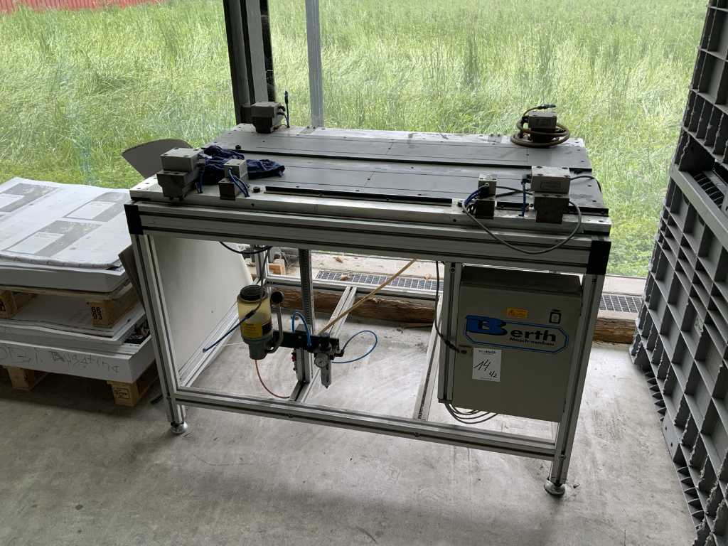Berth Maschinenbau Plaatwerk Pons- en Buigmachine voor Drukplaten