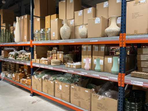 Lotto di vasi e addobbi natalizi