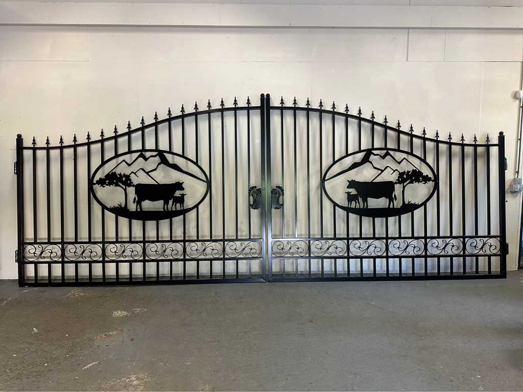 Brama wjazdowa Krowa 494 cm