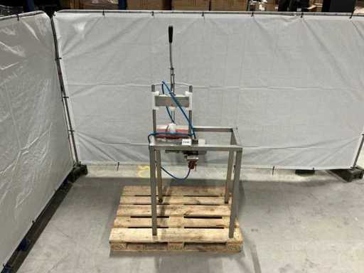 Halbautomatische Presse