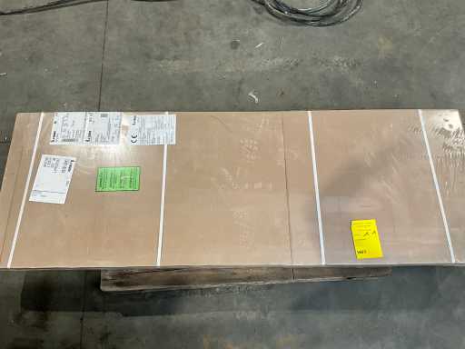 Vasco Arche VV Kühler 200x67cm 1600 Watt RAL 9016