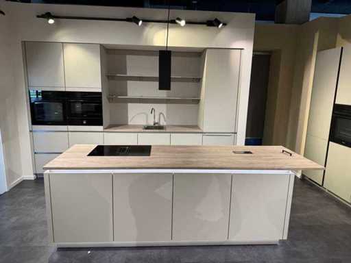 Impuls - Exhibition kitchen with Juno appliances