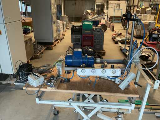 Stół podnoszący z pompą do powłoki proszkowej