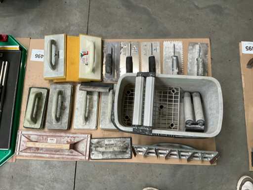 batch of sponge/scraping boards/sanding boards for tiling 