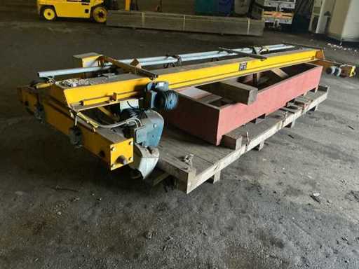 1985 Van Leusden Overhead hall crane