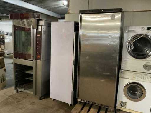 Divers équipements de produits électroménagers et restauration