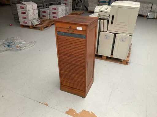 Dulap din lemn cu ușă rulantă