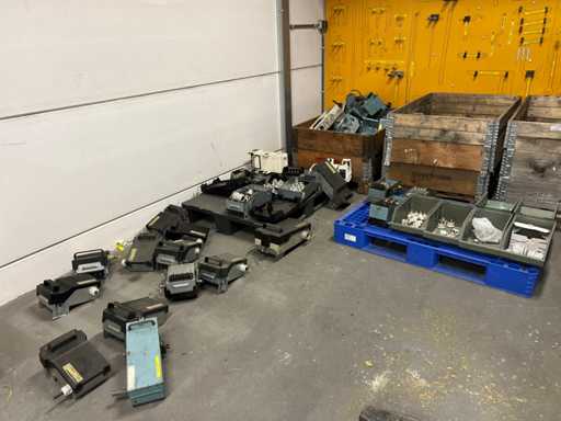 Lote de interruptores automáticos industriales / portafusibles (cajas de fusibles NH) + accesorios