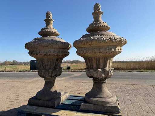 Tuin ornamenten 1.35 meter hoog (2x)