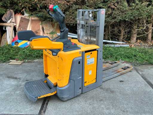 2016 Jungheinrich 24V 3 PzS 375 Stacker