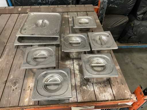 Un lot de containere GN