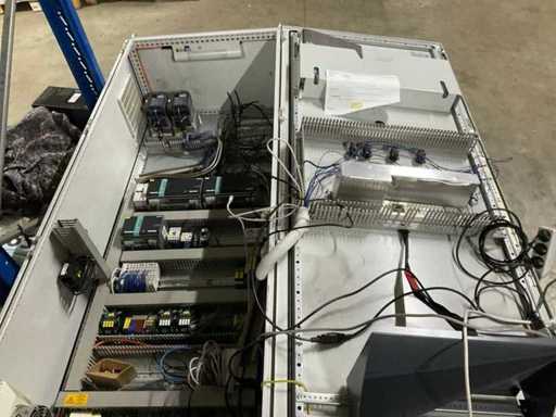 Siemens-Installationsschrank mit Inhalt