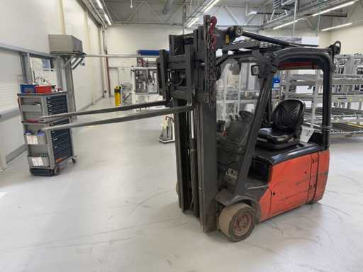 LINDE E16 Electric Forklift