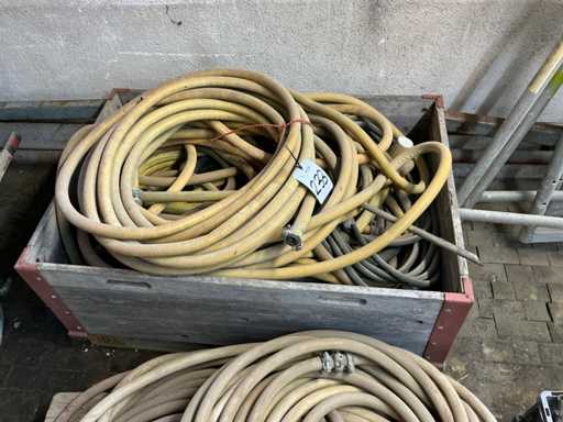 O mul?ime de furtunuri de aer comprimat