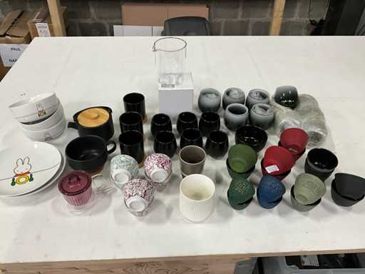 Bredemeijer Różne ceramiczne i żeliwne zastawy stołowe