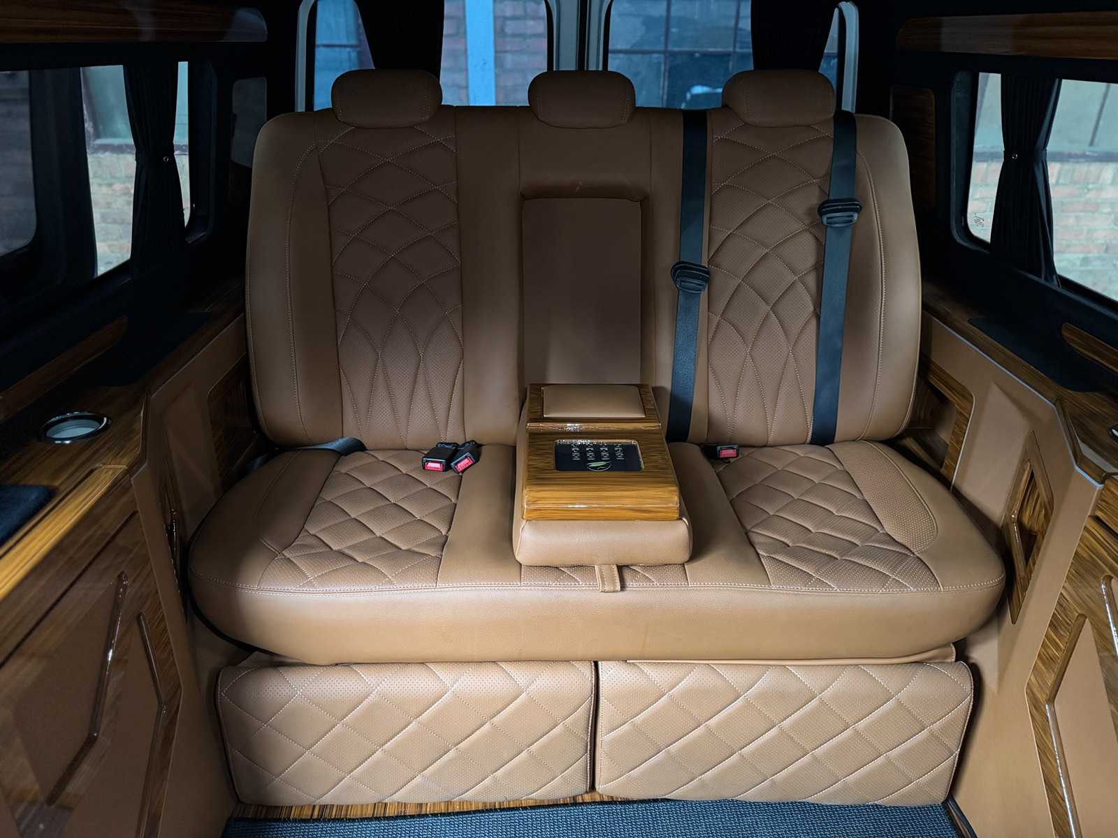 Volkswagen Transporter T6 VIP California Kampeerwagen 180pk 2021, HFF-38-X