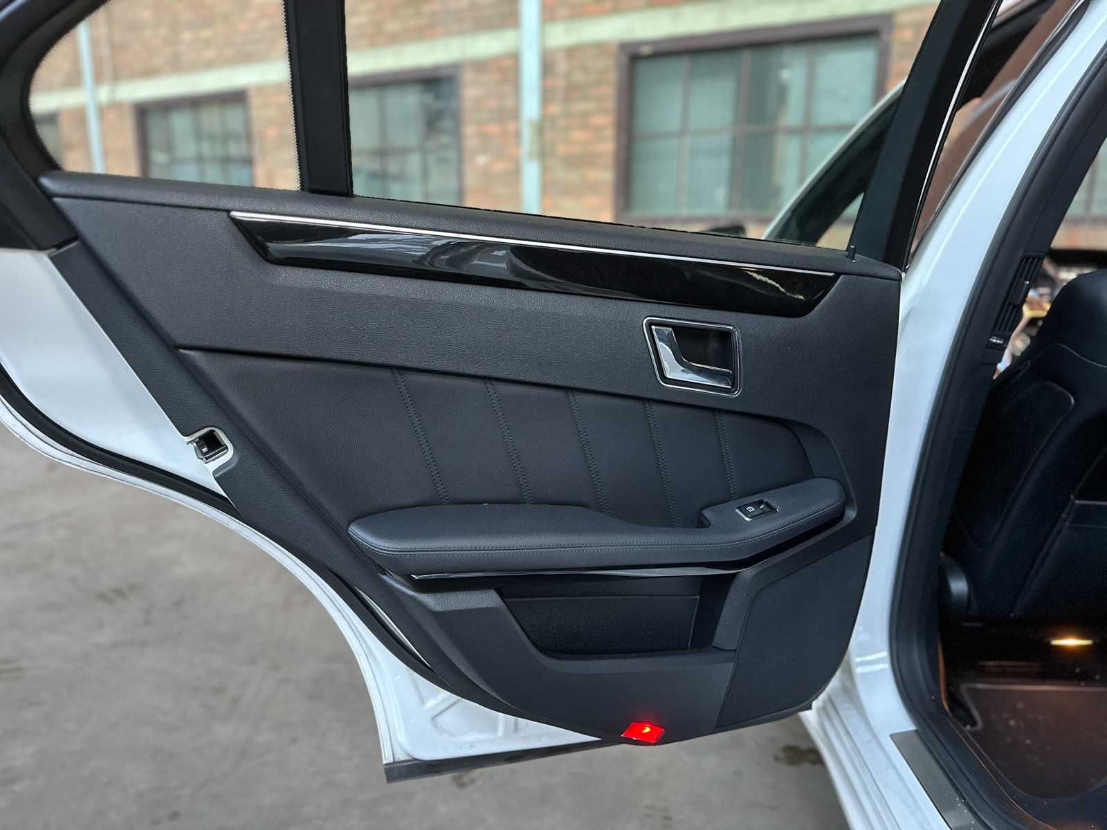 Mercedes-Benz E63 AMG 6.2 V8 -CARBON- 525pk 2010 (Origineel-NL) E-Klasse, 47-LKB-6