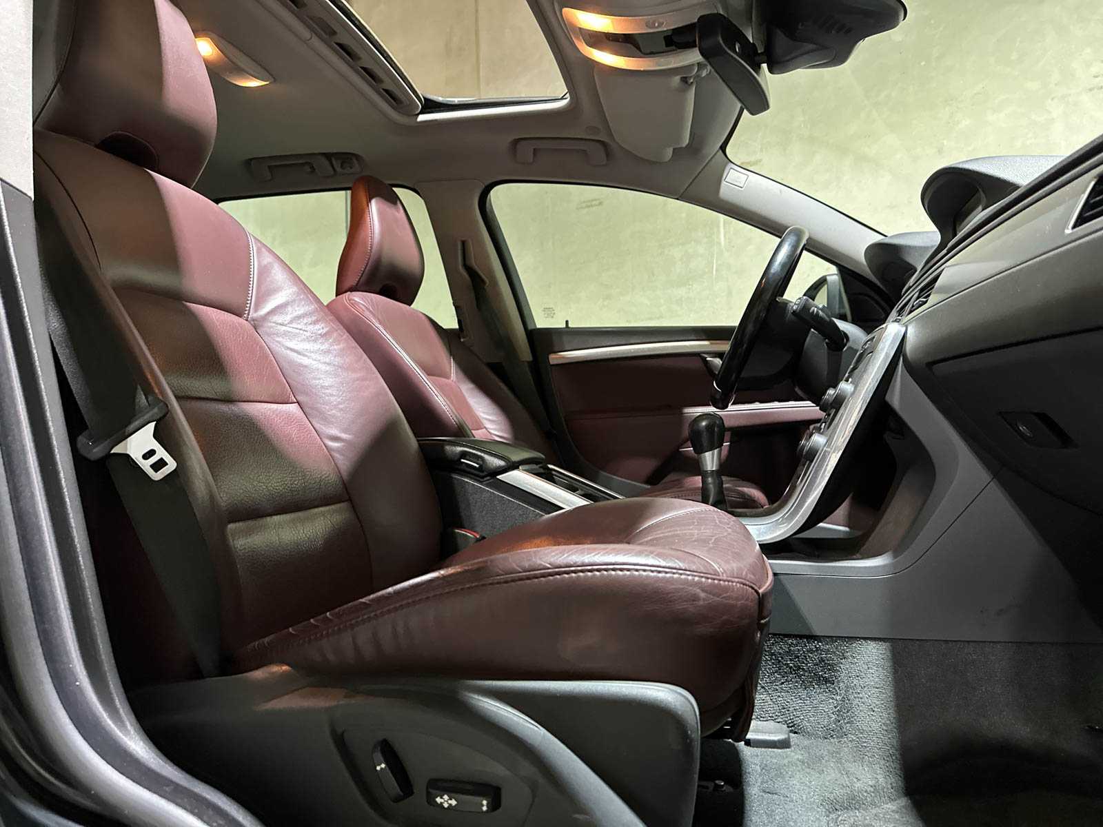 Volvo V70 1.6 T4 Limited Edition 179pk 2011 (Origineel-NL), 63-RSF-2