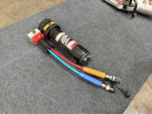 LUKAS Rescue Cylinder LTR 12/575 EN with connection hoses – functional
